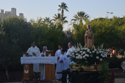 Todo preparado para el inicio de la misa.