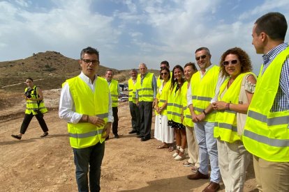 El ministro Félix Bolaños, a su llegada a las obras del AVE en Vera.