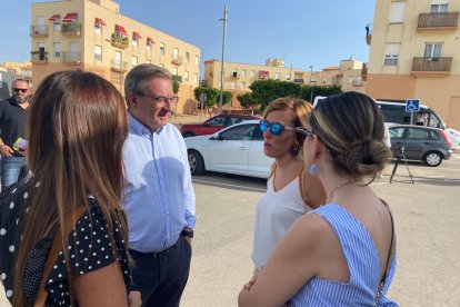 En el centro, Fernando Martínez.