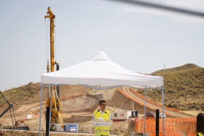 El ministro renueva su compromiso con el AVE de Almería.