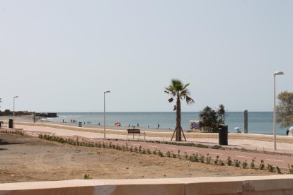 Vistas de la playa desde el nuevo paseo marítimo