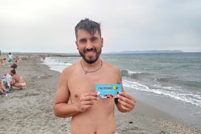 Sergio con un bono de descuento en Mascotasol tras haber respondido unas preguntas.