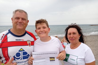 Ángel, David y Toñi con un bono familiar para disfrutar de las cuevas de Sorbas en familia.