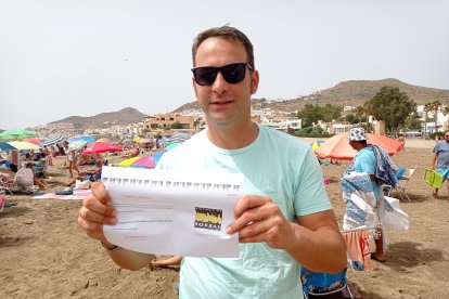 José María con un bono familiar para visitar las Cuevas de Sorbas.