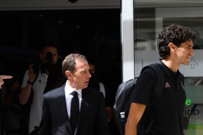 Emilio Butragueño tampoco falta en los viajes del Madrid.