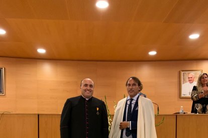 Don Ramón Garrido, junto al emir Lahouari Benarba.