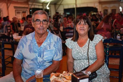 Virginia y José disfrutando durante el sábado noche.