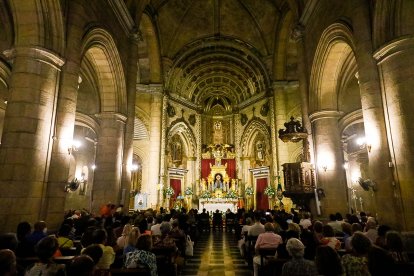 El Santuario de la Virgen del Mar, abarrotado para el pregón de la patrona.