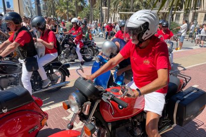 Cita con motos de siempre en la Plaza de las Velas.