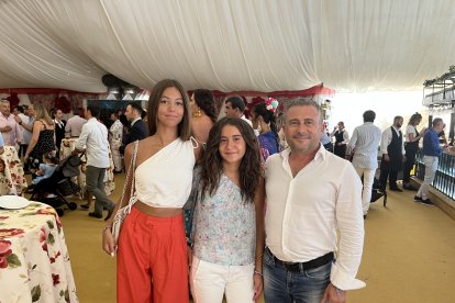 Irene Álvarez, Martina Escobar y José Carlos Escobar.