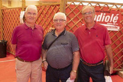 Anselmo Pedrosa, de Albox, Emilio Carmona, de Cantoria, y Amador García, de la capital, se reunieron en el ambigú de LA VOZ.