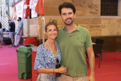 Paula Brunete y Pepe Campillo, que regentan el Restaurante Dalpiote en Valencia, están haciendo un viaje en autocaravana por tierras almerienses.