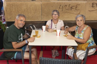 Disfrutando estaban Manuel Crespo, Conchi García y Mª Carmen Ordóñez