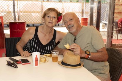 Desde Italia se han venido Anna y Tiziano para disfrutar de sus nietos y de la Feria de Almería