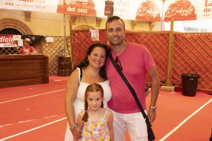 Miguel, Mª Ángeles y María apostaron por la Plaza Pablo Cazard para su mediodía