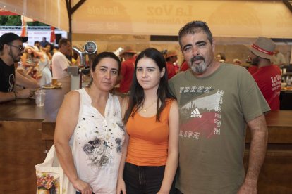 Marina, Gema y José.