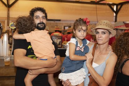 En familia estuvieron Juan, Virgina, Juan y Virginia en este domingo de Feria