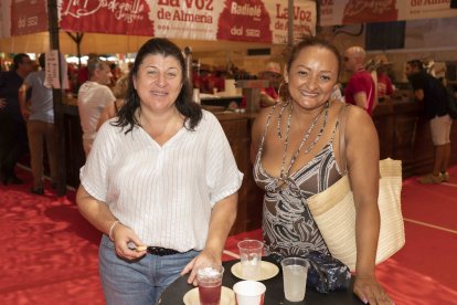 Guadalupe y Ana estuvieron disfrutando de las tapas de La Bodeguilla de Burana