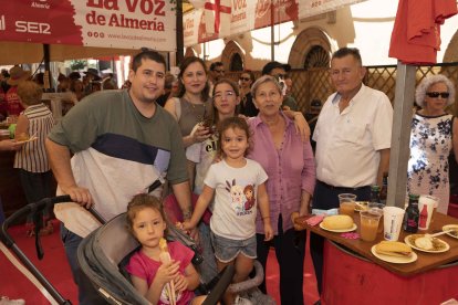 Gabriel, Agalia, Pepa, Juan, Mª José, Mª José y Carmen