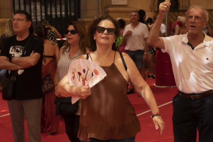 El abanico, esa pieza fundamental de la Feria que quita el calor y ayuda al ritmo del baile