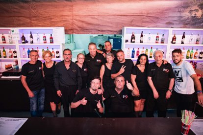 Grupo Hermanos Oro, el equipo de la Caseta Municipal listos para toda la feria.