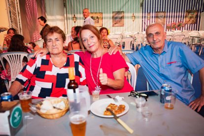 Paquita, Andrea y Armando no dudaron en acudir a la Feria.