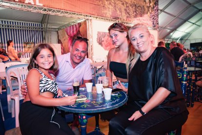 Andy, Cristina, Elsa e Irina disfrutaron de lo lindo la noche del domingo.