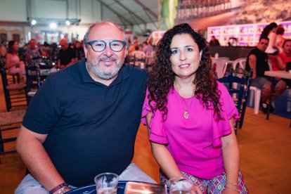 Paco e Isabel pasaron una gran noche en la Caseta Municipal.