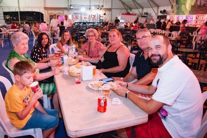 Javier Hernández y toda su familia disfrutaron una noche inolvidable.