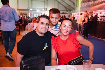 Encarni Álvaro y Chema, de la familia \'Airefusión\'.