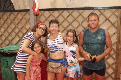 Verónica Belmonte, Adriana Jurado, Natalia Ceballos, Miguel Ángel Ceballos y Vanesa Belmonte