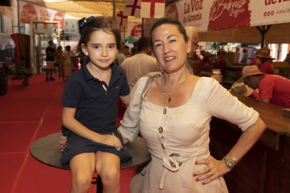 Mara Martínez junto a Laura Delgado