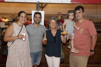 Eli Pujadas, Marc Ruiz, Javier Ruiz, Ivet Ruiz y Milagros Lorente