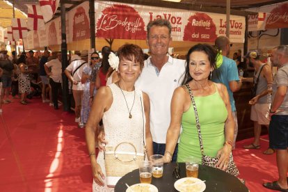 Desde Suiza han venido a disfrutar de su tierra Maite Frei, Patricia Martínez y José Antonio Martínez