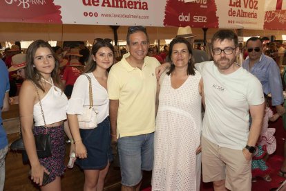 Carmen, Elena, Fernando, Cristina y Miguel, de Huesca, por tierras almerienses estos días.