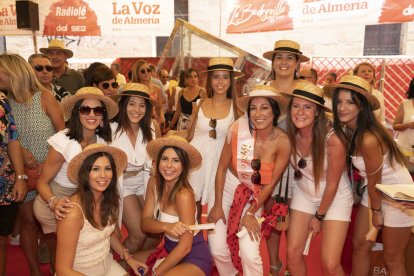 Elisa y sus amigas han venido a Almería desde Jávea para despedir su soltería