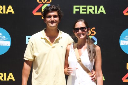 Francisco Etayo y Lucía Miras, disfrutando de la Feria del Mediodía en la Plaza Virgen del Mar.