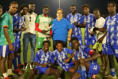 José Juan Rubí posando con una de las formaciones.