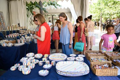 Muchos ciudadanos decidieron acudir al primer día de la feria.