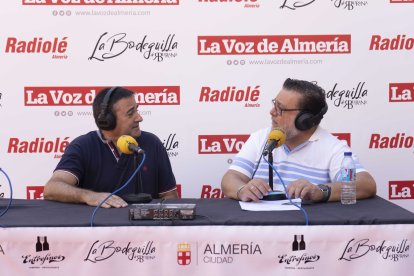 Antonio Alastrué, director de Cruz Roja Almería, con Alfredo Casas en el Hoy por Hoy de Cadena SER.