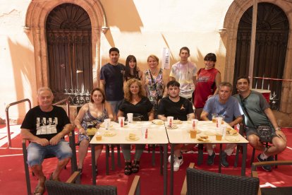 Las familias Cruz, Morales y Zapata disfrutando de la celebración de la Feria del Mediodía