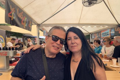 José Ángel Bellón y Estrella González, disfrutando de la Feria del Mediodía.