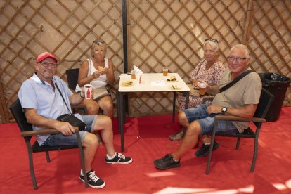 Los hermanos Miguel y José Antonio García, naturales de Olula del Río pero residentes en Francia, junto a Ana María y Nicole.