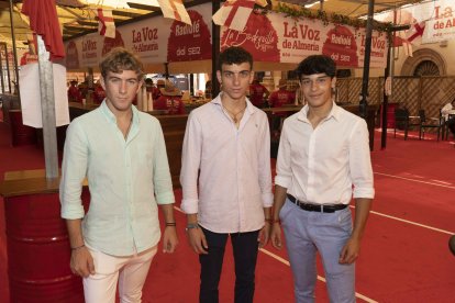 Ernesto Lorenzo, Héctor Morales y Dennis Martín representando a la Escuela Taurina de Almería