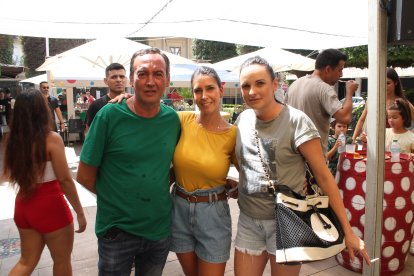 Francisco Bru, Nuria Sánchez y Nadia Gázquez, haciendo una parada por la Feria.