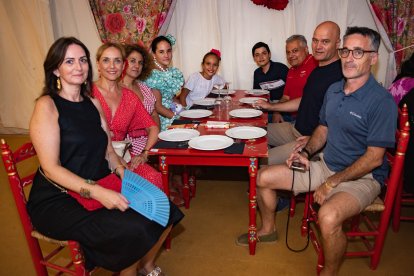 María José, Oti, Lola, Lola, Blanca, Angelo, Ermes, Javi y José