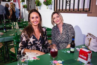 Manuela Martín y Belén Segura.