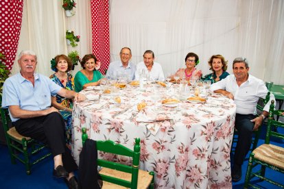 Pedro Gómez, Mari Carmen González, Juani Montoro, Paco López, Antonio Navarro, Rosa López, Raquel Gutiérrez y José Antonio Correa.