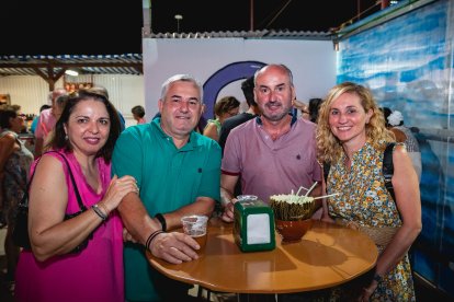 Ana, Luis, Enrique y Toñi pasaron una noche inolvidable en el recinto ferial.