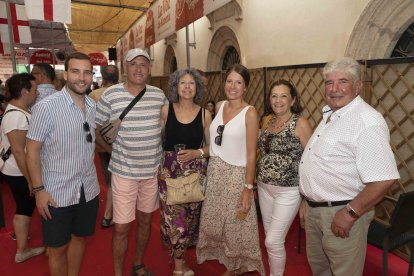 Iban, Paco Linares, Ainara, María, Encarni y Pepe viven en Tarragona aunque sus raíces son andaluzas